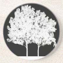 Monastre de árbol blanco y negro