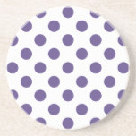 Posavasos De Arenisca Polka ultravioleta sobre blanco<br><div class="desc">El color de Pantone del año 2018 es ultra violeta.</div>