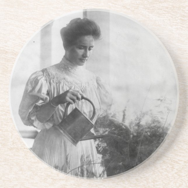Posavasos De Arenisca Retrato de Helen Keller Watering Plants (Frente)