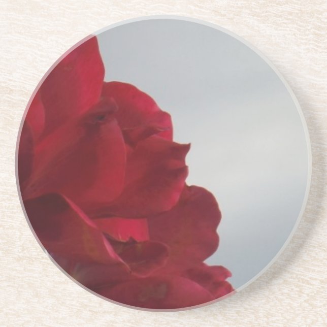 Posavasos De Arenisca Roses rojos contra un brillante cielo azul (Frente)