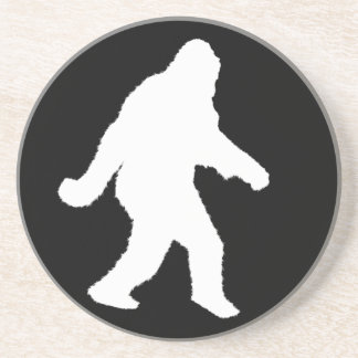 Posavasos De Arenisca Silueta blanca sasquatch para fondos oscuros