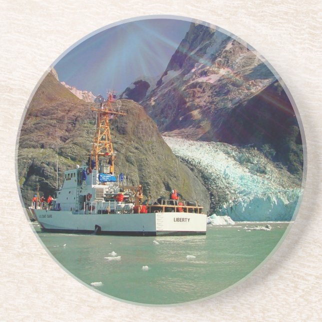 Posavasos De Arenisca Vista de la montaña en Alaska con barco (Frente)