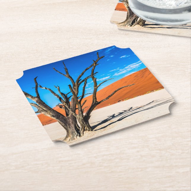 Posavasos De Papel Árbol muerto en Deadvlei, Namibia (En perspectiva)