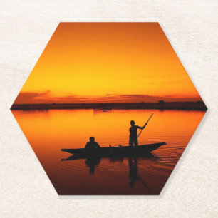 Posavasos De Papel Atardecer paisajístico con barco