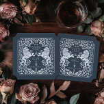 Posavasos De Papel Billete azul del Boda de espadas medievales del Le<br><div class="desc">¡Añade encanto real a tu escapada de mesa! Estos castillos de boda a medida presentan un majestuoso diseño de león y floral con sus nombres y monograma, todo en lujosa plata contra un fondo azul. Perfecto para una festividad medieval con elegancia intemporal. La plata que aparece en este artículo NO...</div>