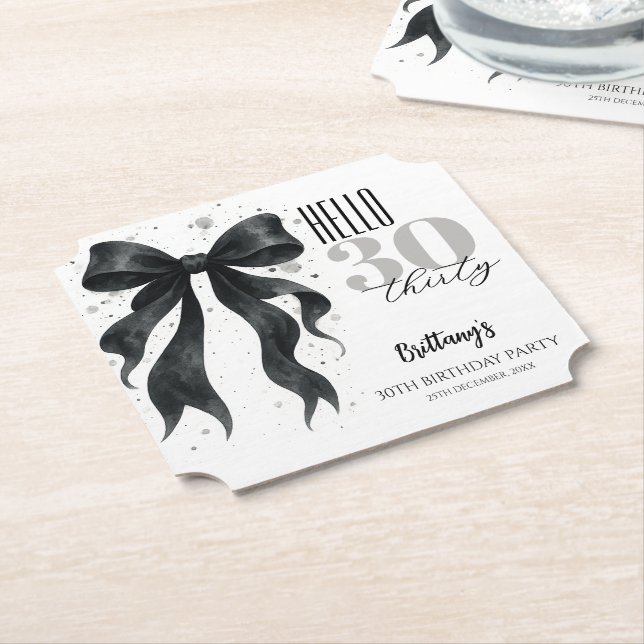 Posavasos De Papel Black Bow Modern 30th Birthday  (En perspectiva)