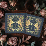 Posavasos De Papel Boda de espadas medievales del León Real Azul<br><div class="desc">¡Añade encanto real a tu escapada de mesa! Estos cascos de boda a medida presentan un majestuoso diseño de león y floral con sus nombres y monograma, todo de lujoso oro contra un fondo azul. Perfecto para una festividad medieval con elegancia intemporal. El oro que aparece en este artículo NO...</div>