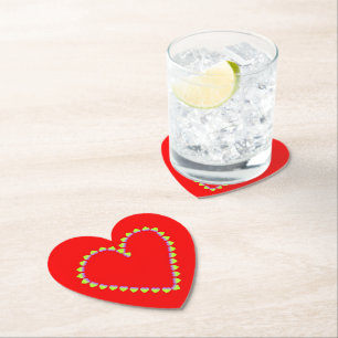 Posavasos De Papel Corazón formó corazones sobre rojo