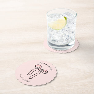 Posavasos De Papel Ella está atando la ducha de novia Rubor Pink Bow