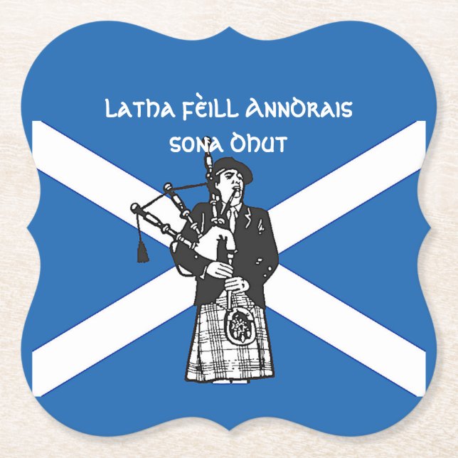 Posavasos De Papel Feliz Bagpiper de bandera del Día de St Andrews (Anverso)