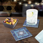 Posavasos De Papel Judía de castas<br><div class="desc">Festividades y celebraciones judías Estrella de David Blue, Navy y Gold Paper Coasters Platos de diseño con la Estrella de David en el centro con toques de oro. La Estrella de David está rodeada por un rico filigrio. Perfecto para cualquier celebración judía o judía de vacaciones en Mitzvah, Bar Mitzvah,...</div>