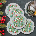 Posavasos De Papel NOEL Berries y Navidades de la vegetación<br><div class="desc">La palabra NOEL entre las hojas de invierno y las bayas en un fondo gris (o cualquier color),  estos embutidos de papel son elegantes para cualquier ocasión de Navidad de vacaciones. COINCIDIENDO con los artículos de nuestra tienda.</div>