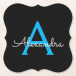 Posavasos De Papel Nombra de monograma de guión azul negro<br><div class="desc">Máscaras de papel monograma con escritura simple negra y azul. Esto hace que la graduación perfecta,  el cumpleaños,  el boda,  la ducha de novia,  el aniversario,  la ducha de bebé o la fiesta de soltera sea un regalo para alguien que ama el lujo glam y los estilos de moda.</div>
