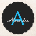 Posavasos De Papel Nombra de monograma de guión azul negro<br><div class="desc">Máscaras de papel monograma con escritura simple negra y azul. Esto hace que la graduación perfecta,  el cumpleaños,  el boda,  la ducha de novia,  el aniversario,  la ducha de bebé o la fiesta de soltera sea un regalo para alguien que ama el lujo glam y los estilos de moda.</div>