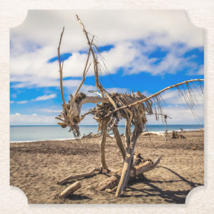 Posavasos De Papel Obra de arte en la playa de Hokitika, Nueva Zeland