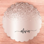 Posavasos De Papel Oro Rosa - Nombre Metalizado del monograma del Pur<br><div class="desc">Oro Rosa - Purpurina de espuma metálica de Relieve metalizado de imitación rosada Rubor Cepillado Monograma Metalizado Papel de papel. Esto hace que la graduación perfecta, el cumpleaños, el boda, la ducha de novia, el aniversario, la ducha de bebé o la fiesta de soltera sea un regalo para alguien que...</div>