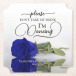 Posavasos De Papel Rosa del Glam Azul Real no tome mi Boda<br><div class="desc">¡Esta montaña rusa boda es elegante, elegante y divertida! En él se ve una foto de un único rosa de color azul real o cobalto de tallo largo, que se encuentra en un estanque de agua. El texto dice "Por favor, no tomen mi bebida, estoy bailando" escrito con letras modernas...</div>