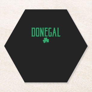 Posavasos De Papel Texto de Donegal y el Shamrock Green Print T-Shir