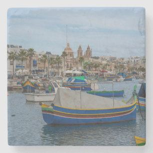 Posavasos De Piedra Barcos de pesca tradicionales y coloridos en Malta