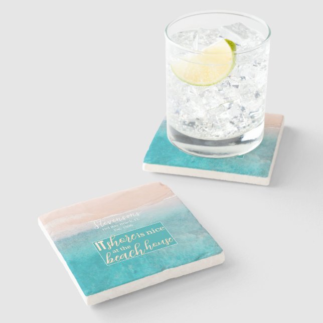 Posavasos De Piedra Beach House Pun Elegant Script Personalizado Nombr (Lateral)