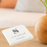Posavasos De Piedra Boda de monograma Minimalista moderno<br><div class="desc">Regalo minimalista moderno para la pareja afortunada. Monogramado con fecha inicial,  nombres y boda. Un regalo boda único.</div>