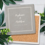 Posavasos De Piedra Boda gris de la novia y el groom elegante simple<br><div class="desc">A los recién casados les encantará esta sencilla y minimalista montaña boda de piedra de moda, con un diseño moderno con un doble borde enmarcado de blanco crujiente sobre un fondo gris de moda. Este sencillo y moderno diseño ofrece una sofisticación atemporal y clásica. Personalice los nombres de la pareja...</div>