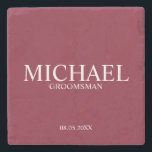 Posavasos De Piedra Borgoña Red Modern Personalizado Groomsman<br><div class="desc">Regalos Groomsman personalizados modernos con el nombre,  título y fecha boda de un pintor blanco personalizado con el estilo clásico de letra serif sobre fondo rojo burdeos. También perfecto para el Mejor Hombre,  Padre de la Novia y más.</div>