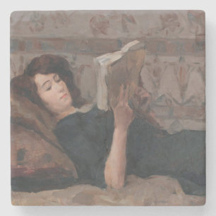 Posavasos De Piedra Chica leyendo un libro (Reclinando en un Divan)