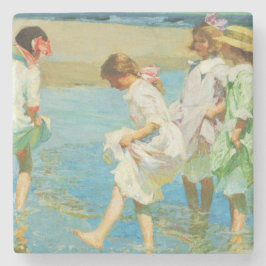 Posavasos De Piedra Chicas caminando por el agua en la costa