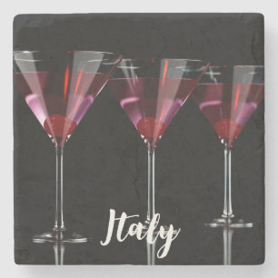Posavasos De Piedra Cócteles rojos en vidrio martini con cereza