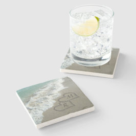 Posavasos De Piedra Corazones entrelazados en arena de playa