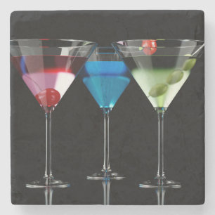 Posavasos De Piedra Distintos cócteles con gafas de martini en negro