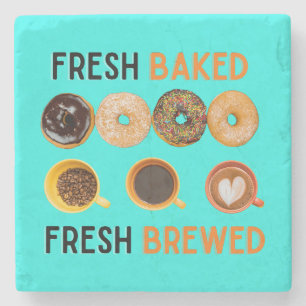Posavasos De Piedra Donuts y café recién horneados recién hechos