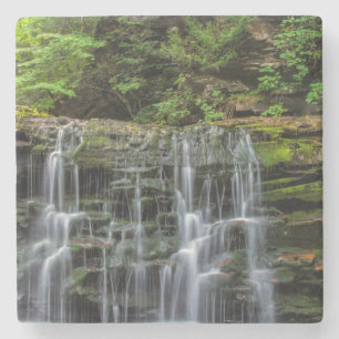 Posavasos De Piedra EE. UU., Pensilvania, Benton. Cascada en Ricketts
