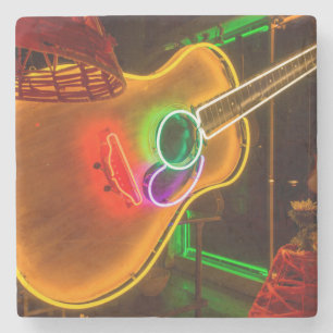 Posavasos De Piedra EE. UU., Texas, Austin. Guitarra de neón en Blackm