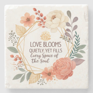 Posavasos De Piedra El amor florece silenciosamente – Acuarela de cita