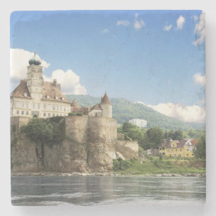 Posavasos De Piedra El impresionante castillo de Schonbuhel se asienta