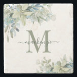 Posavasos De Piedra Elegante Eucalyptus Jardín de la vegetación<br><div class="desc">Elegante Eucalyptus Monograma Botánico Floral Monograma Marble con un hermoso eucalipto verde y polvoriento entorno azul y una moderna tipografía. Fácil de personalizar con su información para una simple montaña rusa. Póngase en contacto con nosotros en cedarandstring@gmail.com si necesita ayuda con el diseño o productos de coincidencia.</div>