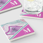 Posavasos De Piedra Elegante y moderno agato monograma inicial<br><div class="desc">Moda Estiliza La Monografía Inicial De La Monografía En Piedra De Agate Turquesa. ¡Los cristales y los geodésicos siguen siendo una tendencia favorita! Esta impresión tiene una imagen muy cercana de una vibrante piedra geodésica turquesa y púrpura (o fuchsia o magenta), con pequeños cristales. Añade tu inicial para hacerlo tuyo....</div>