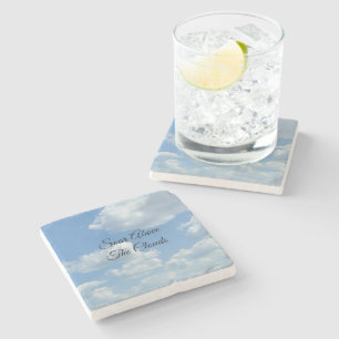 Posavasos De Piedra Encima De La Montaña De Piedra De Nubes