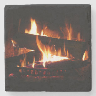 Posavasos De Piedra Escena de invierno cálido con chimenea para fotogr