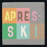 Posavasos De Piedra Esquí Retro Après Bloques de Color de Esquí<br><div class="desc">Diseño moderno de postski con temática de esquí, en bloques de colores coloridos y letras de colores. Apertura de esquí alpino, estación de esquí, diseño de la casa de esquí. Maravilloso regalo de diversión para un esquiador en su círculo de amigos, compañeros de trabajo o familia. Diseño artístico de los...</div>