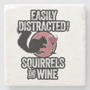 Posavasos De Piedra Fácilmente Distraído por Ardillas y Vino