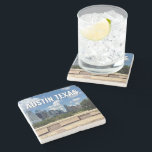 Posavasos De Piedra Fotografía de Austin Texas City Skyline<br><div class="desc">Esta moderna montaña de recuerdo de Austin Texas cuenta con un hermoso cielo azul y nubes sobre el horizonte de la ciudad. Todos los edificios nuevos contra los árboles verdes de bonito que encarnan la belleza del centro urbano y la naturaleza del lugar. Excelente regalo de mantenimiento de viajes para...</div>
