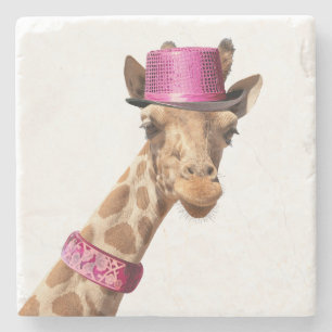 Posavasos De Piedra Giraffe en gorra rosa brillante