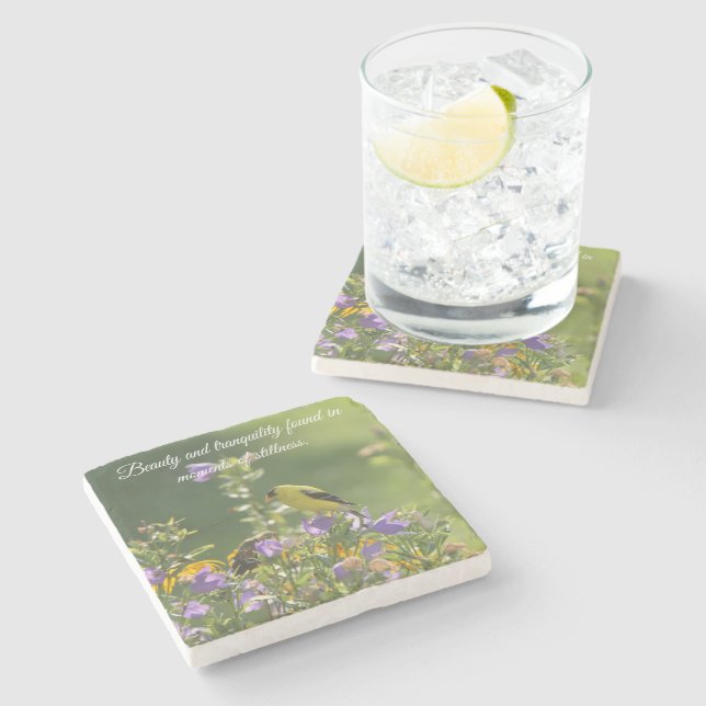 Posavasos De Piedra Goldfinch en una flor harebell (Lateral)