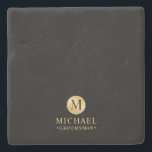 Posavasos De Piedra Groomsmen Masculino Personalizado en Negro y Oro<br><div class="desc">Añada un toque personal a su boda con una tostadora de piedra personalizada. Esta montaña rusa presenta un monograma negro en un elemento de círculo dorado con nombre y título en un estilo de fuente profesional dorado sobre fondo negro. También perfecto para el mejor hombre, padre de la novia, portador...</div>