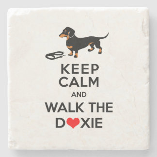 Posavasos De Piedra Guarde la calma y camine el Doxie - Dachshund