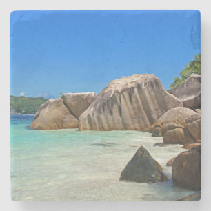 Posavasos De Piedra Hermoso mar tropical con costa cubierta de roca