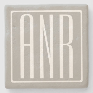 Posavasos De Piedra Iniciales Monograma Blanco Sobre Gris Claro